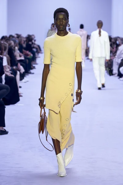 Look 30